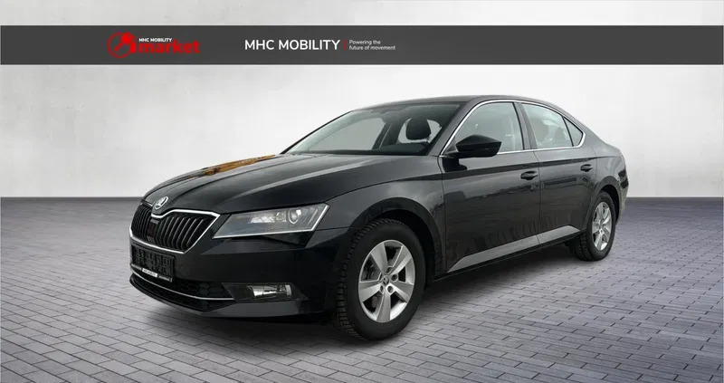 samochody osobowe Skoda Superb cena 72500 przebieg: 157131, rok produkcji 2018 z Zabłudów